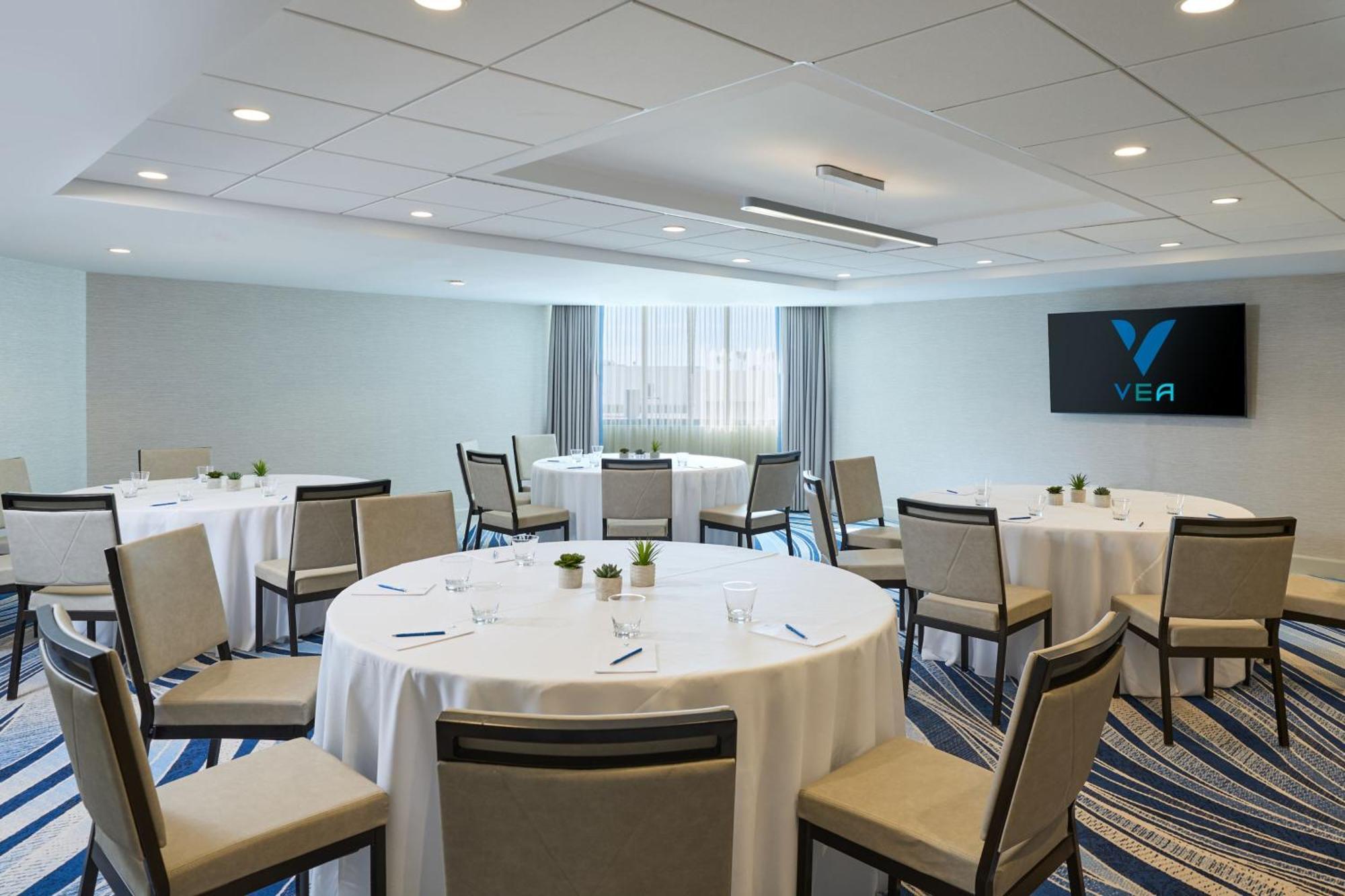Newport Beach, A Marriott & Newport Beach