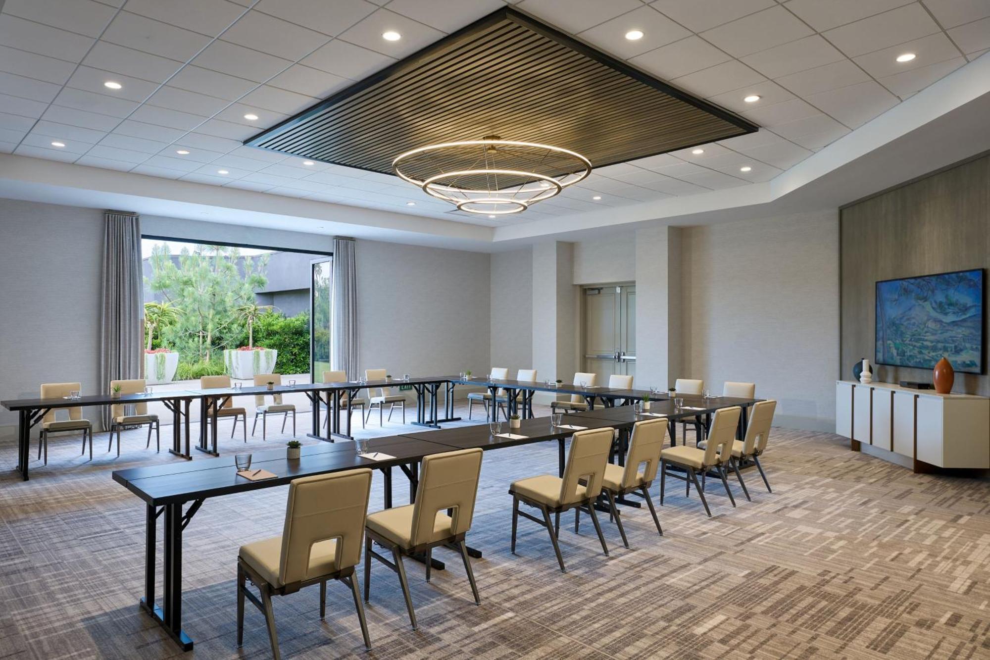 Newport Beach, A Marriott & 4* Newport Beach