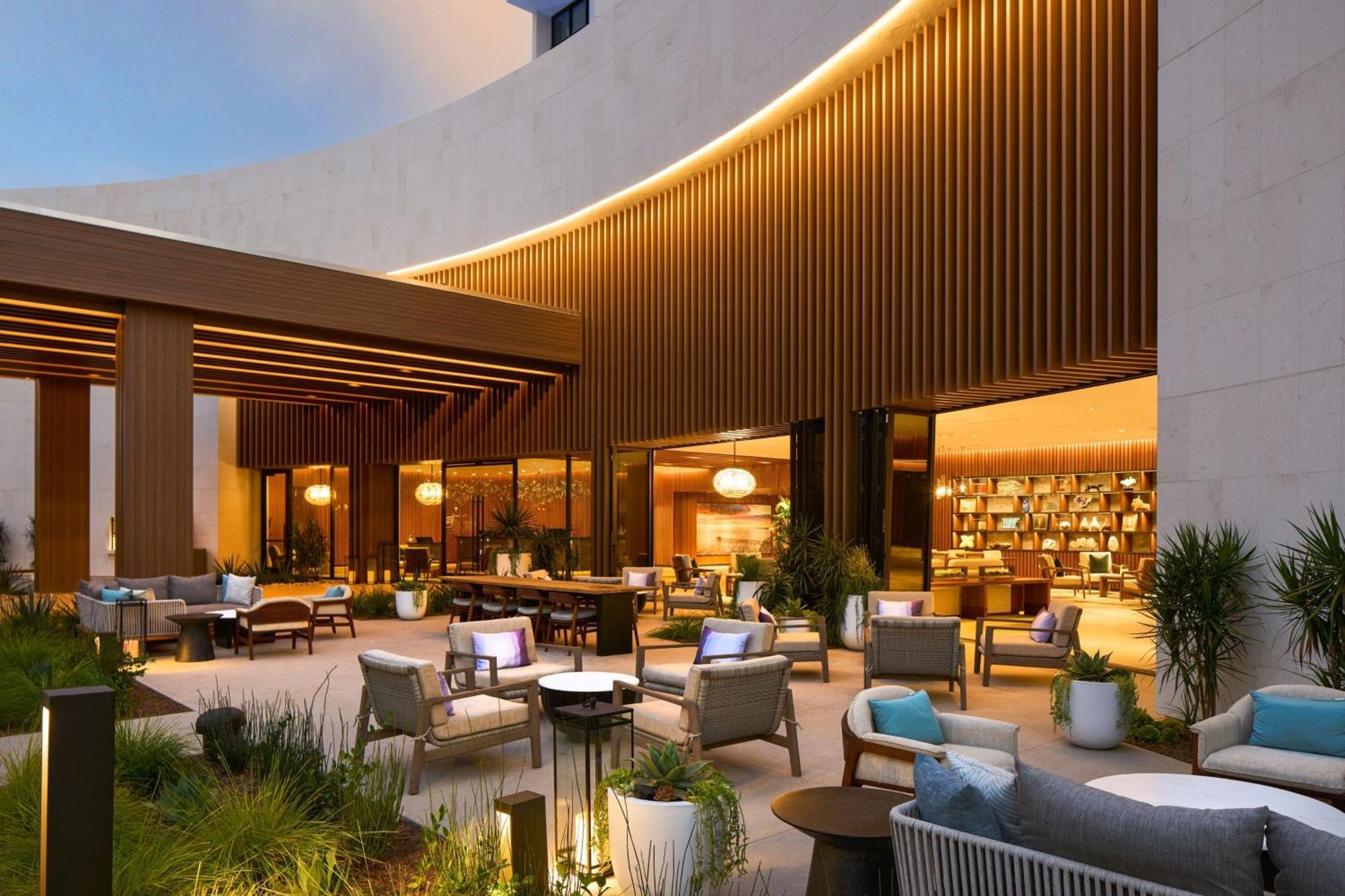 Newport Beach, A Marriott & 4* Newport Beach