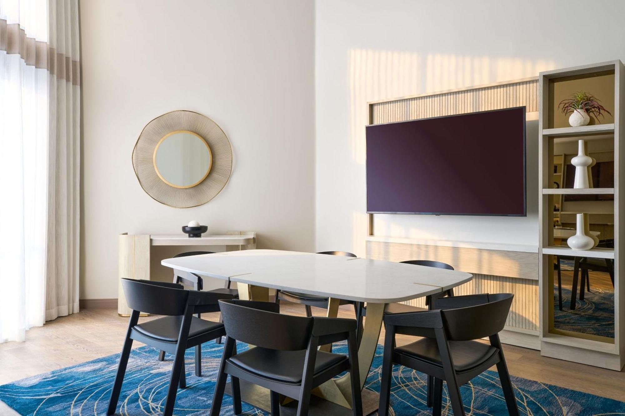Newport Beach, A Marriott & 4*