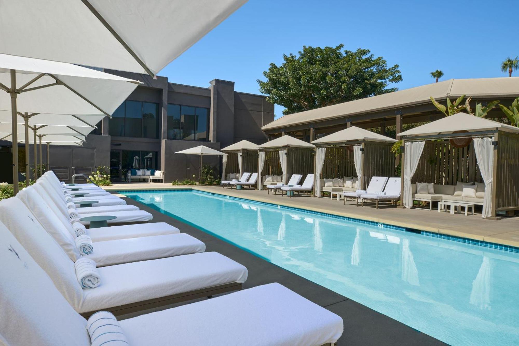 Newport Beach, A Marriott & 4*