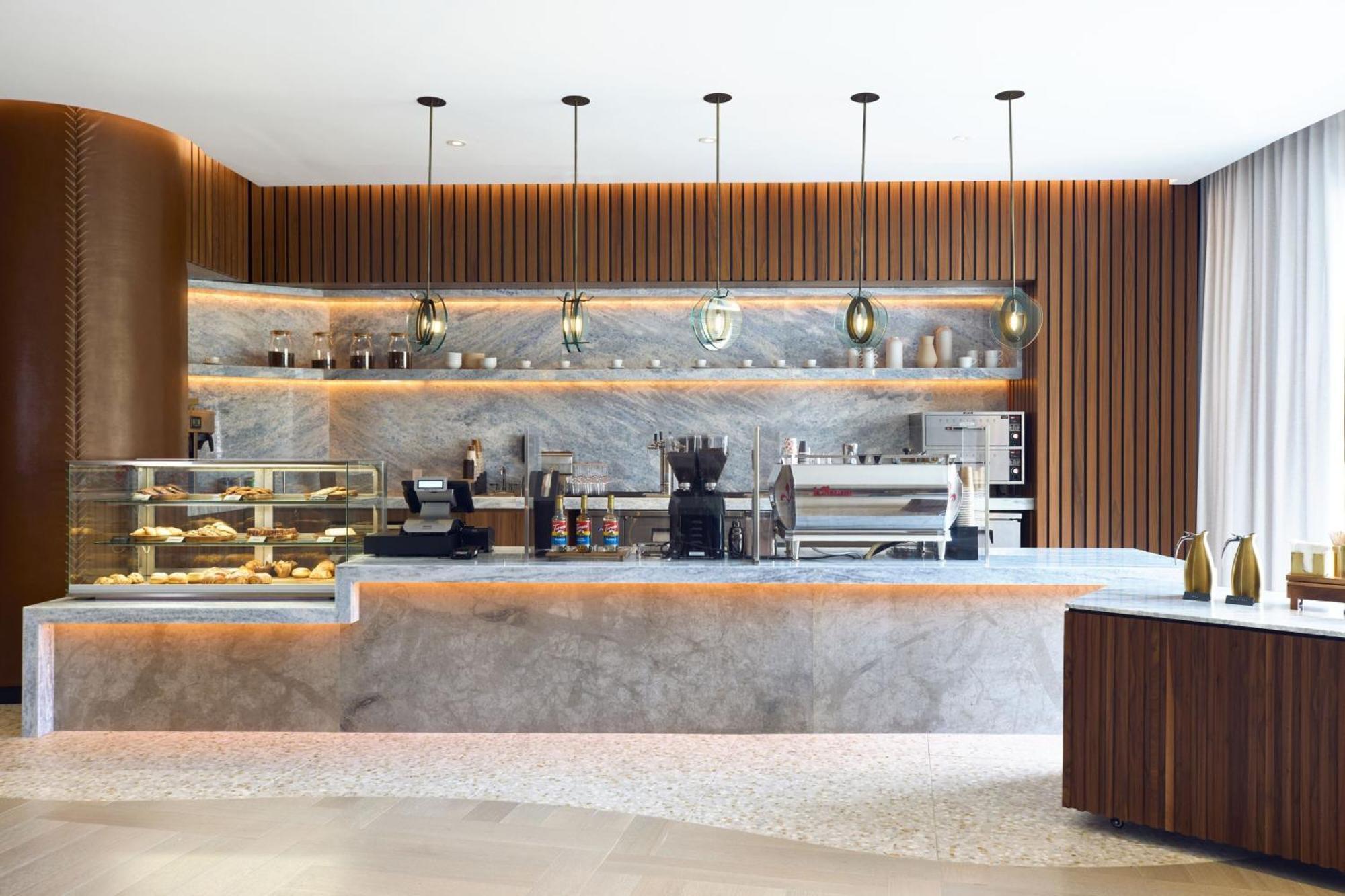 Newport Beach, A Marriott & Hotel 4*