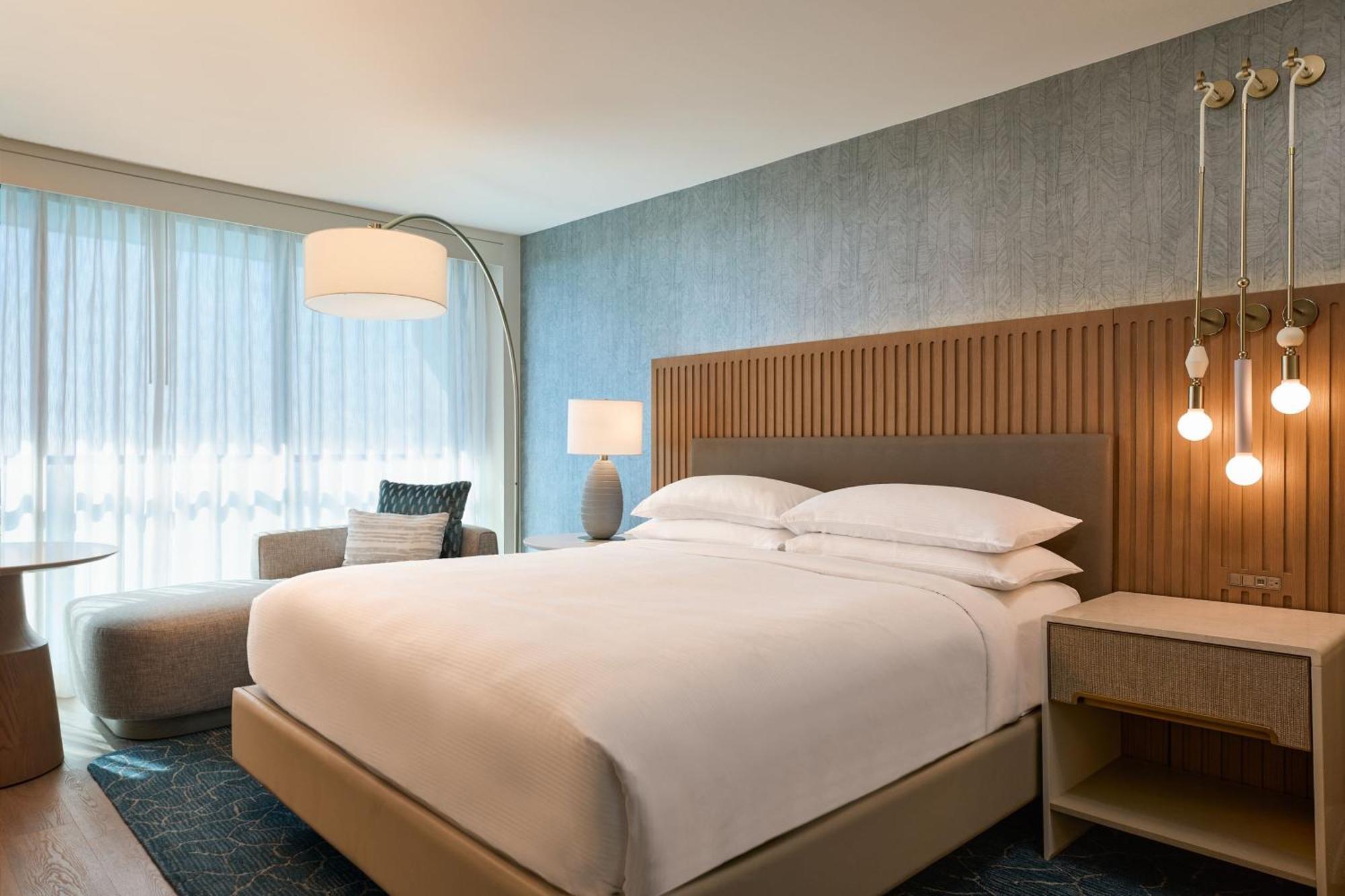 Newport Beach, A Marriott & 4*