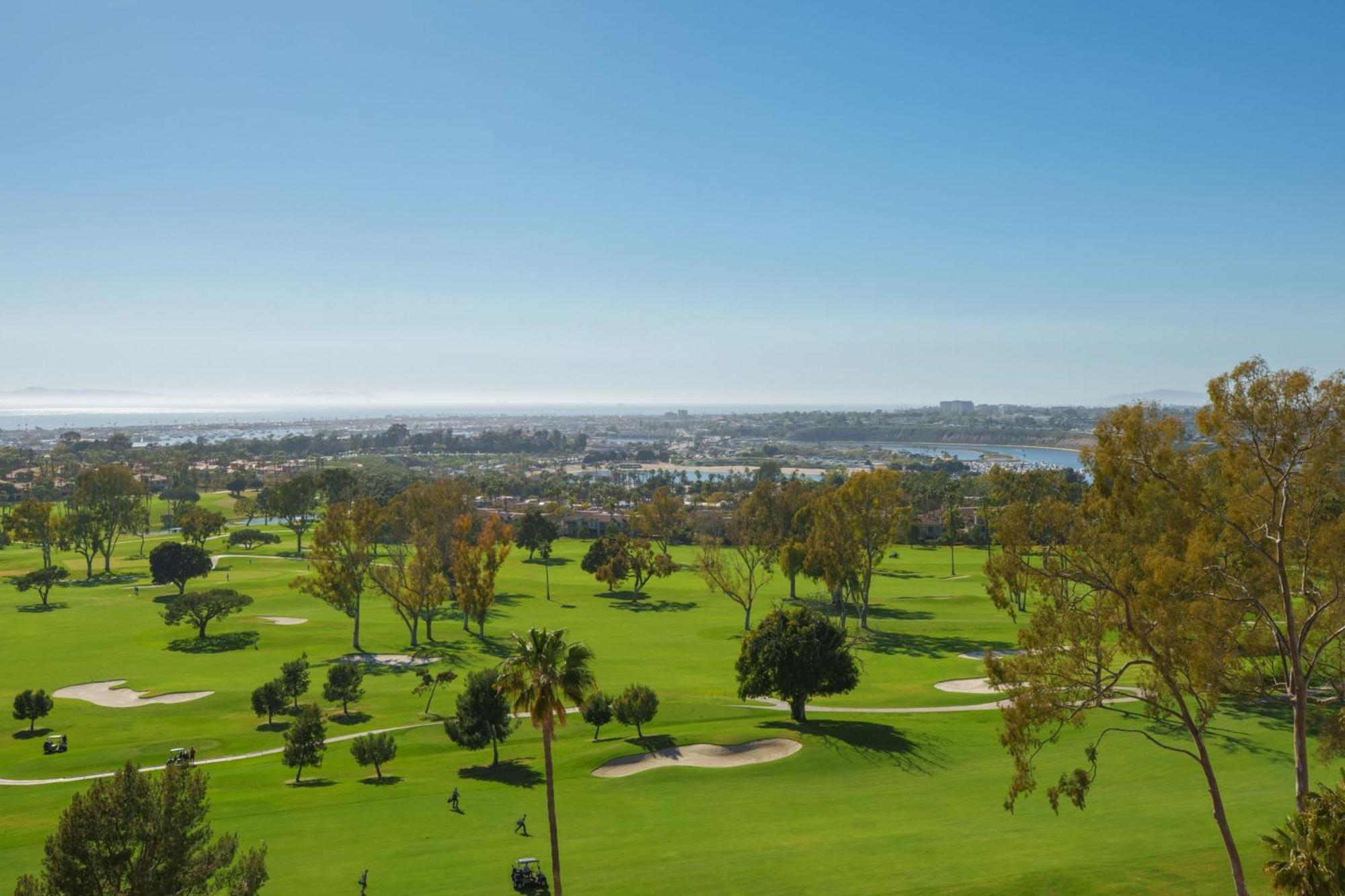 Newport Beach, A Marriott & Hotel 4*